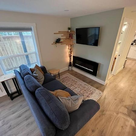 Modern Studio With Soft Tub And Mountain Views - Ratcliffe Guest Suite Duncan Exterior photo